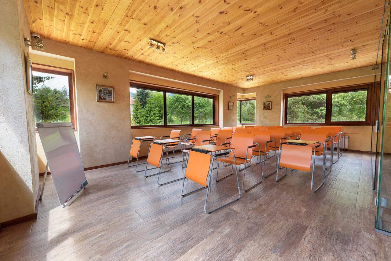 Pinus Villas Lodge With Private Jacuzzi & Phyto-Sauna Retreat Zheleznitsa エクステリア 写真